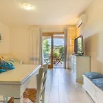 Apartment Pavoncelle - A Con Giardino Privato A Pochi Passi Dal Mare